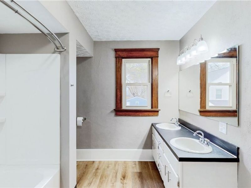 521 W Market Street, Orrville, OH 44667 Photo 14