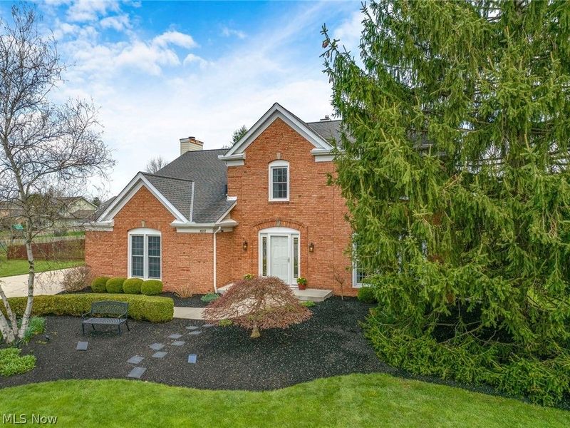 10287 Laura Lane, Twinsburg, OH 44087 Photo 2