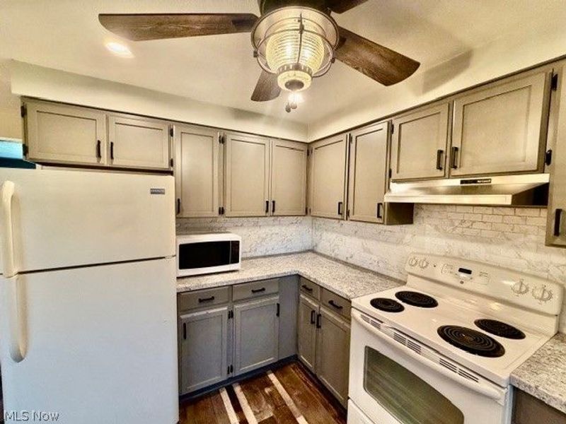 6277 Shepler Church Avenue SW, Navarre, OH 44662 Photo 10