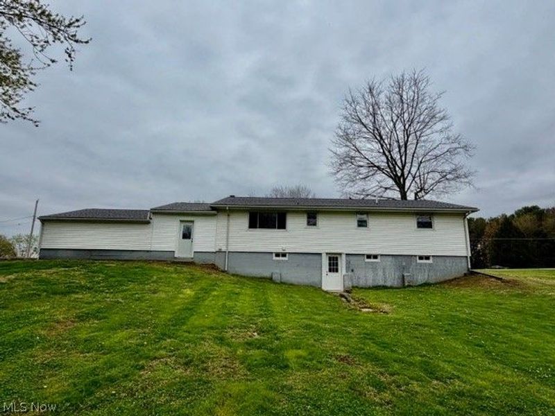 6277 Shepler Church Avenue SW, Navarre, OH 44662 Photo 3