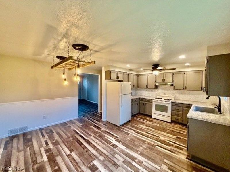 6277 Shepler Church Avenue SW, Navarre, OH 44662 Photo 8