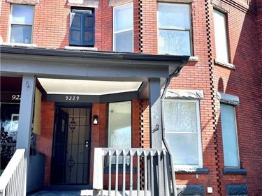 9229 Rosalind Avenue, Cleveland, OH 44106