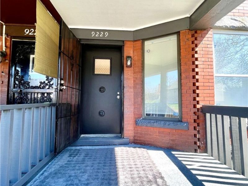 9229 Rosalind Avenue, Cleveland, OH 44106 Photo 2