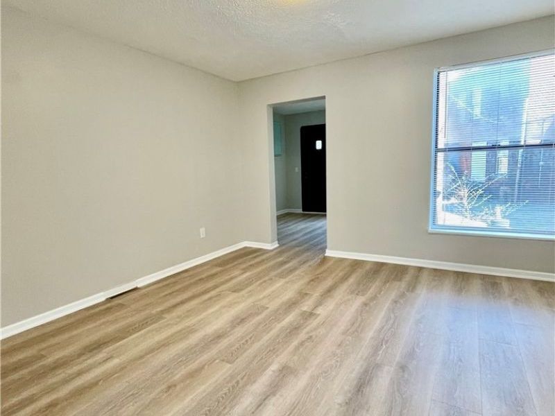 9229 Rosalind Avenue, Cleveland, OH 44106 Photo 5