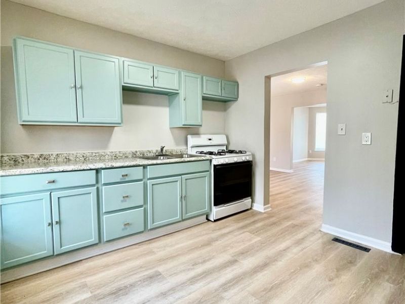 9229 Rosalind Avenue, Cleveland, OH 44106 Photo 7