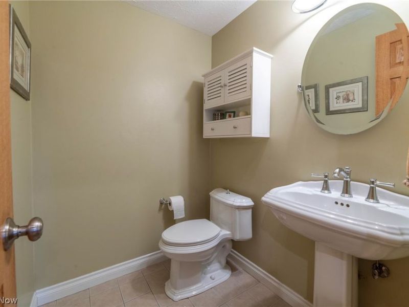 18211 Winchester Court, Strongsville, OH 44136 Photo 10