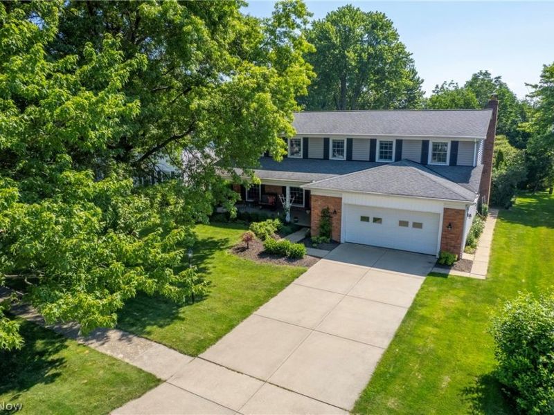 18211 Winchester Court, Strongsville, OH 44136 Photo 2