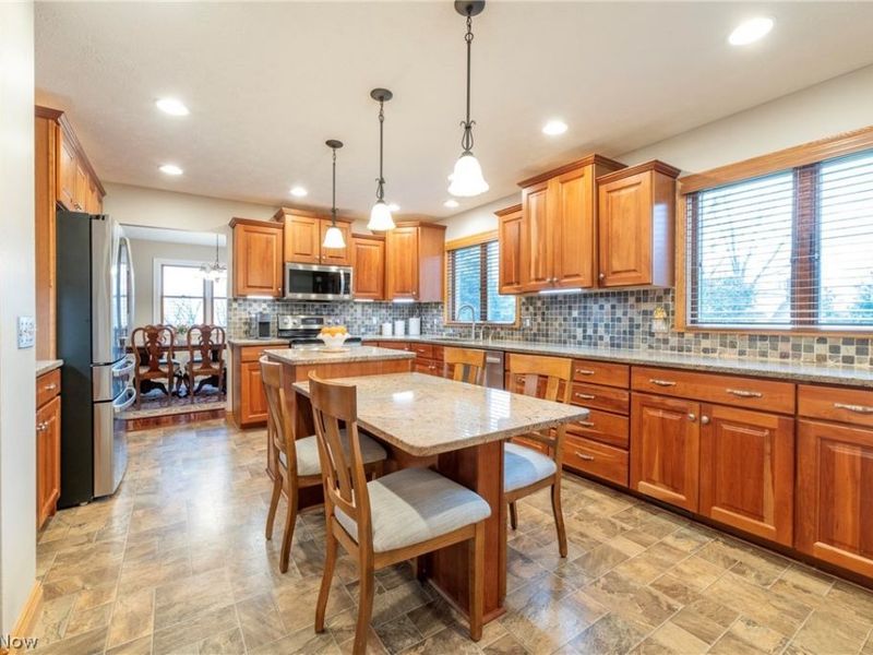 18211 Winchester Court, Strongsville, OH 44136 Photo 4