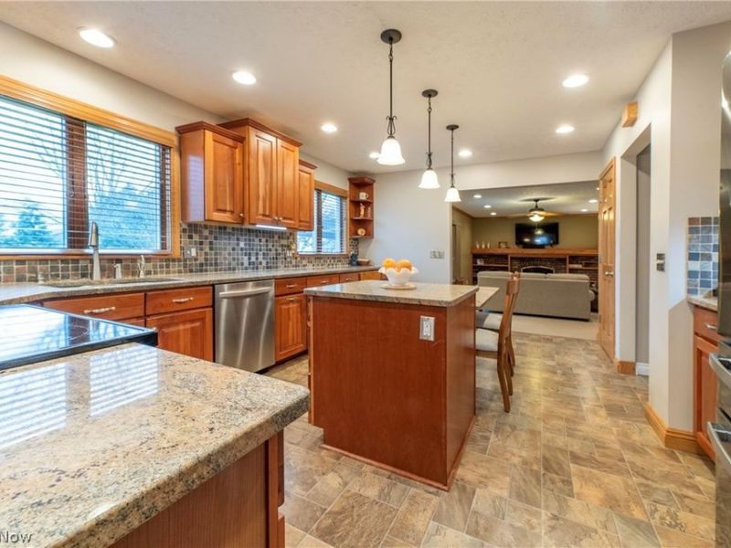 18211 Winchester Court, Strongsville, OH 44136 Photo 5