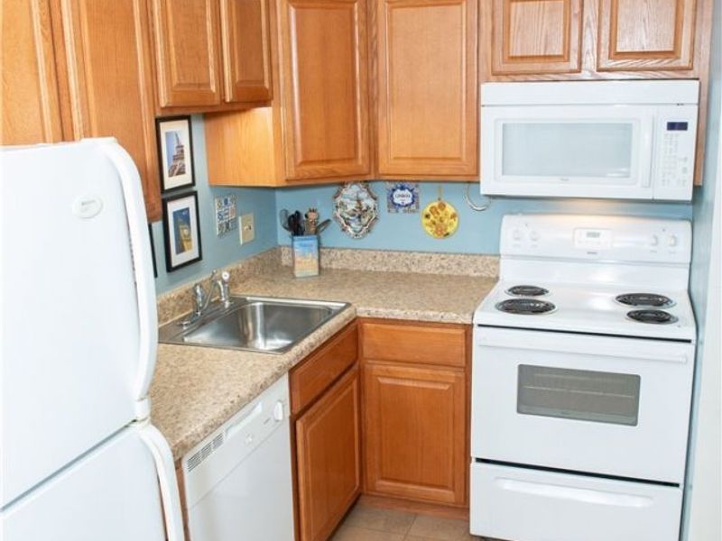 33803 Electric Boulevard, Unit C17, Avon Lake, OH 44012 Photo 9