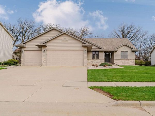 3120 MOCKINGBIRD WAY, Oshkosh, WI 54904