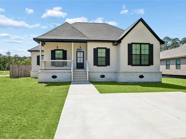 60399 VERMILLION Drive, Lacombe, LA 70445