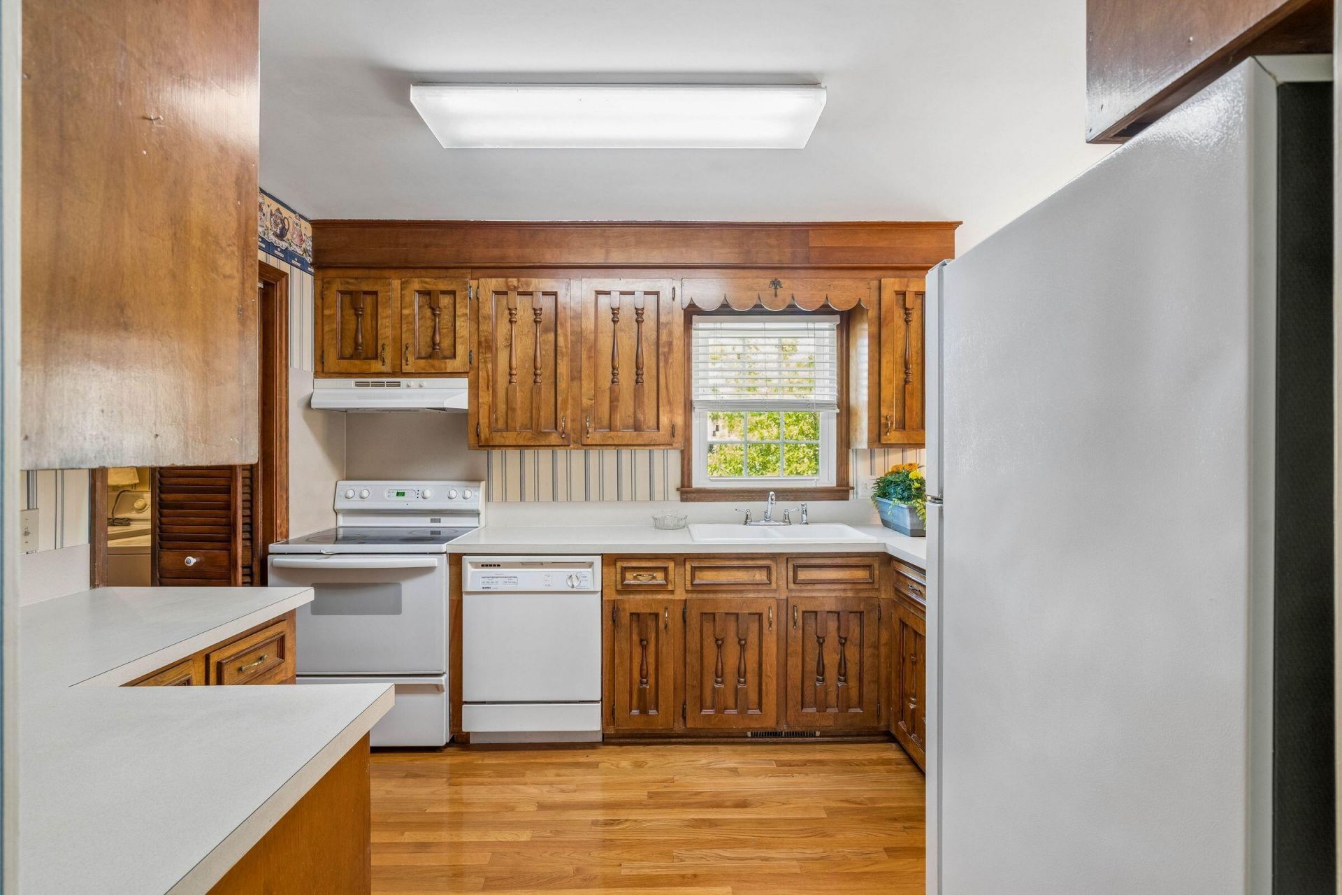 904 Stillwater Drive Photo 28