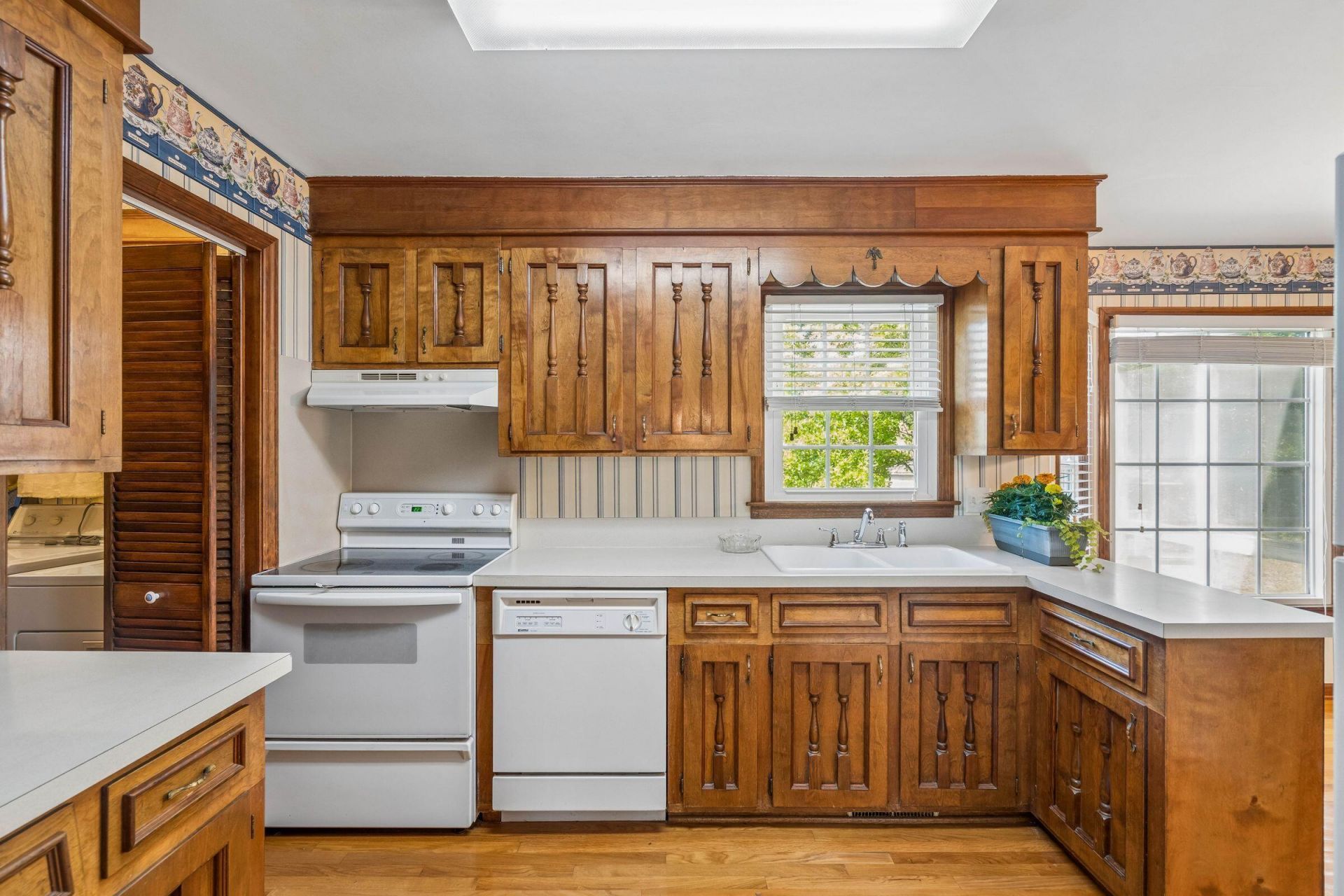 904 Stillwater Drive Photo 29