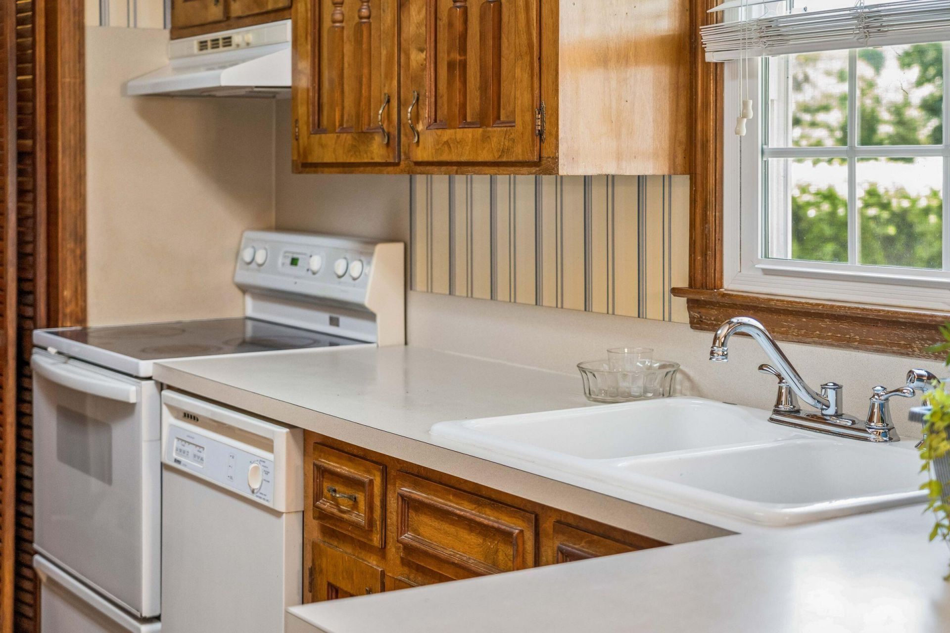 904 Stillwater Drive Photo 30