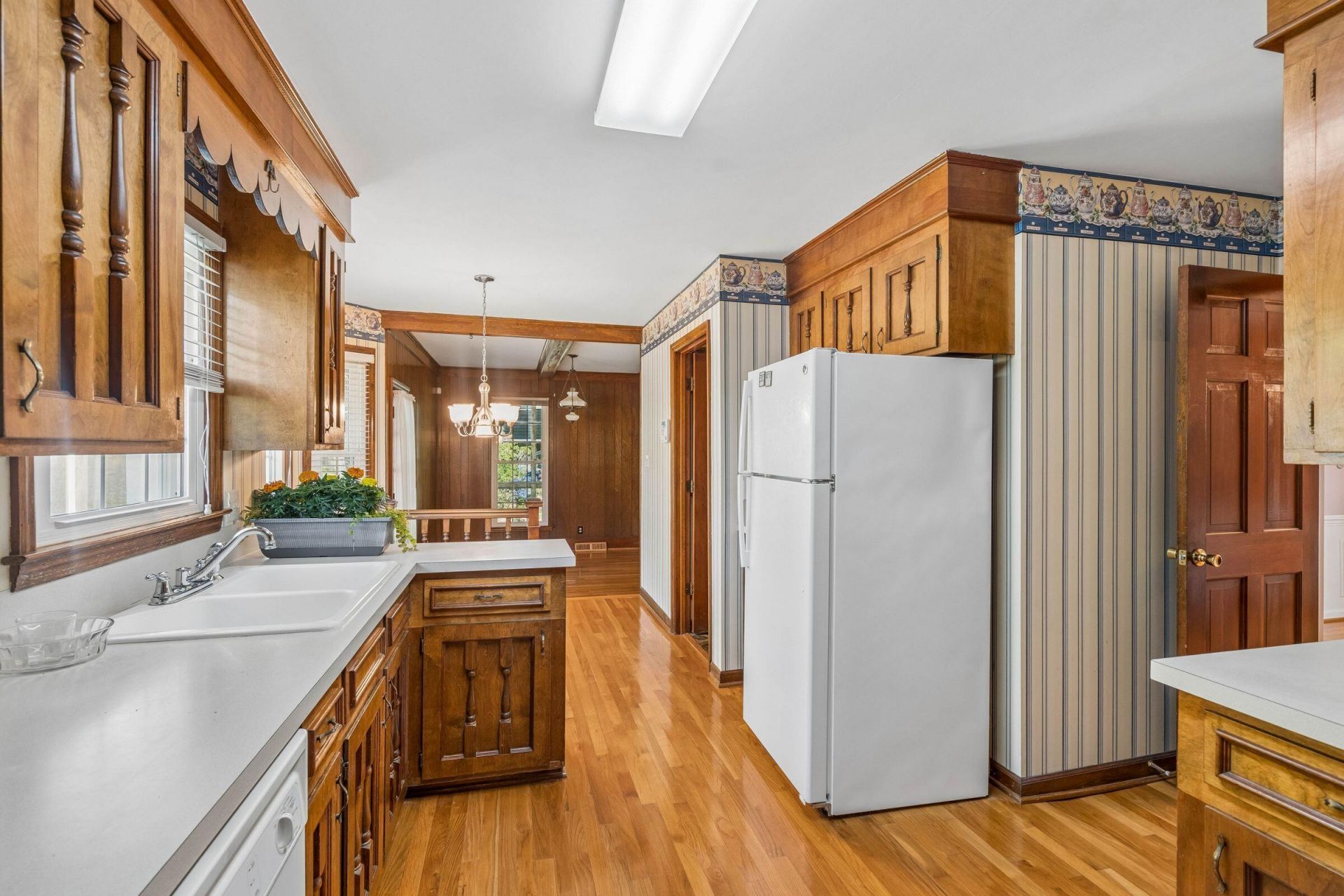 904 Stillwater Drive Photo 32