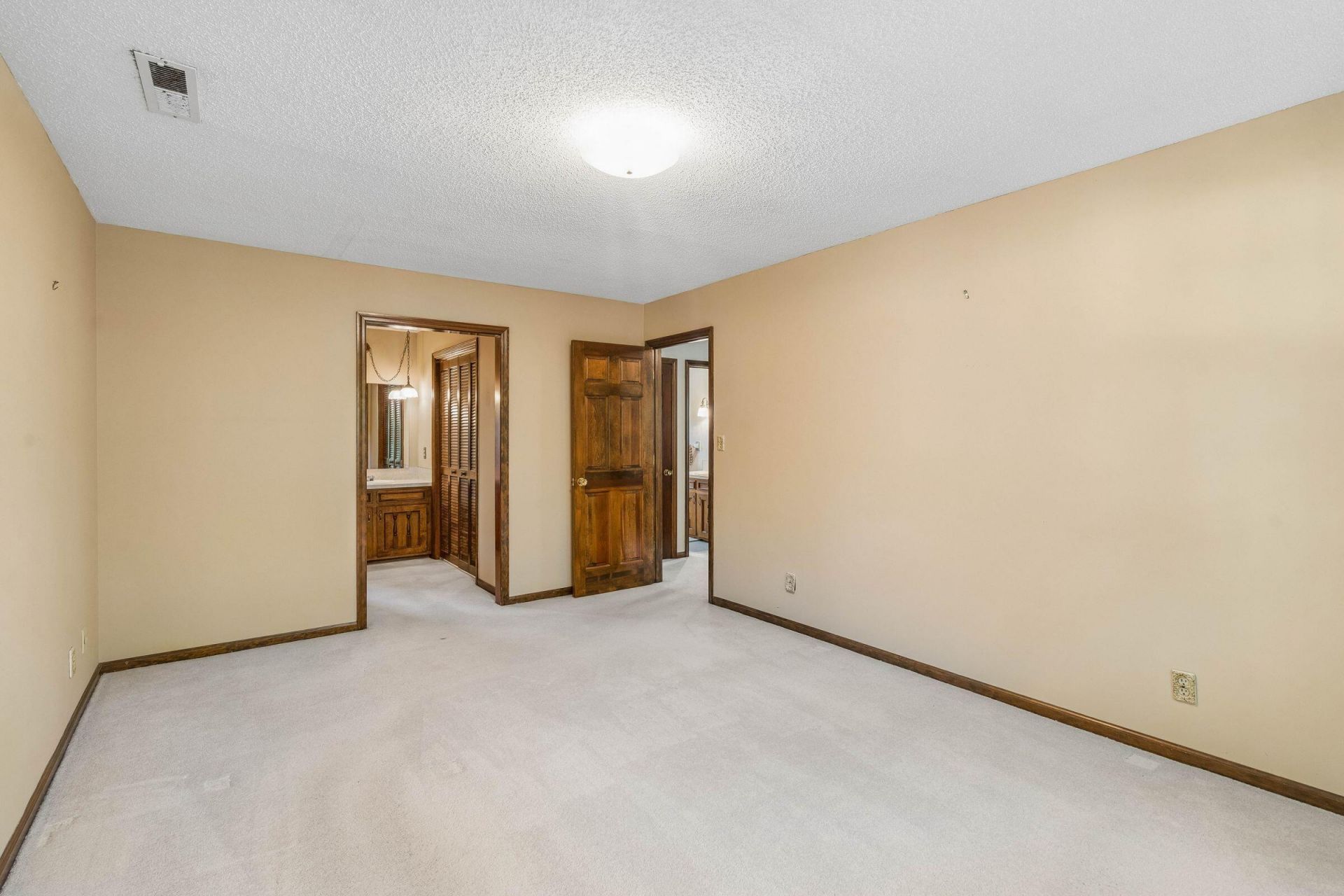 904 Stillwater Drive Photo 40