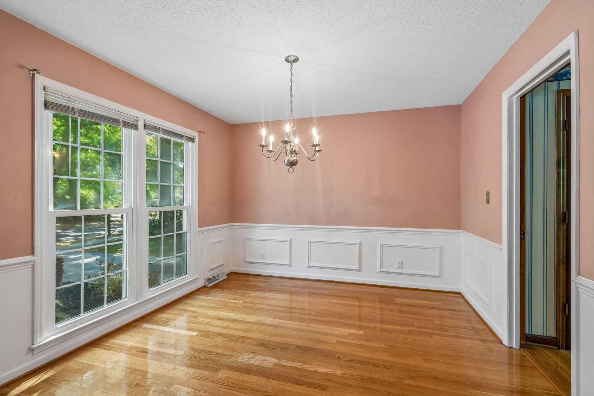 904 Stillwater Drive Photo 7