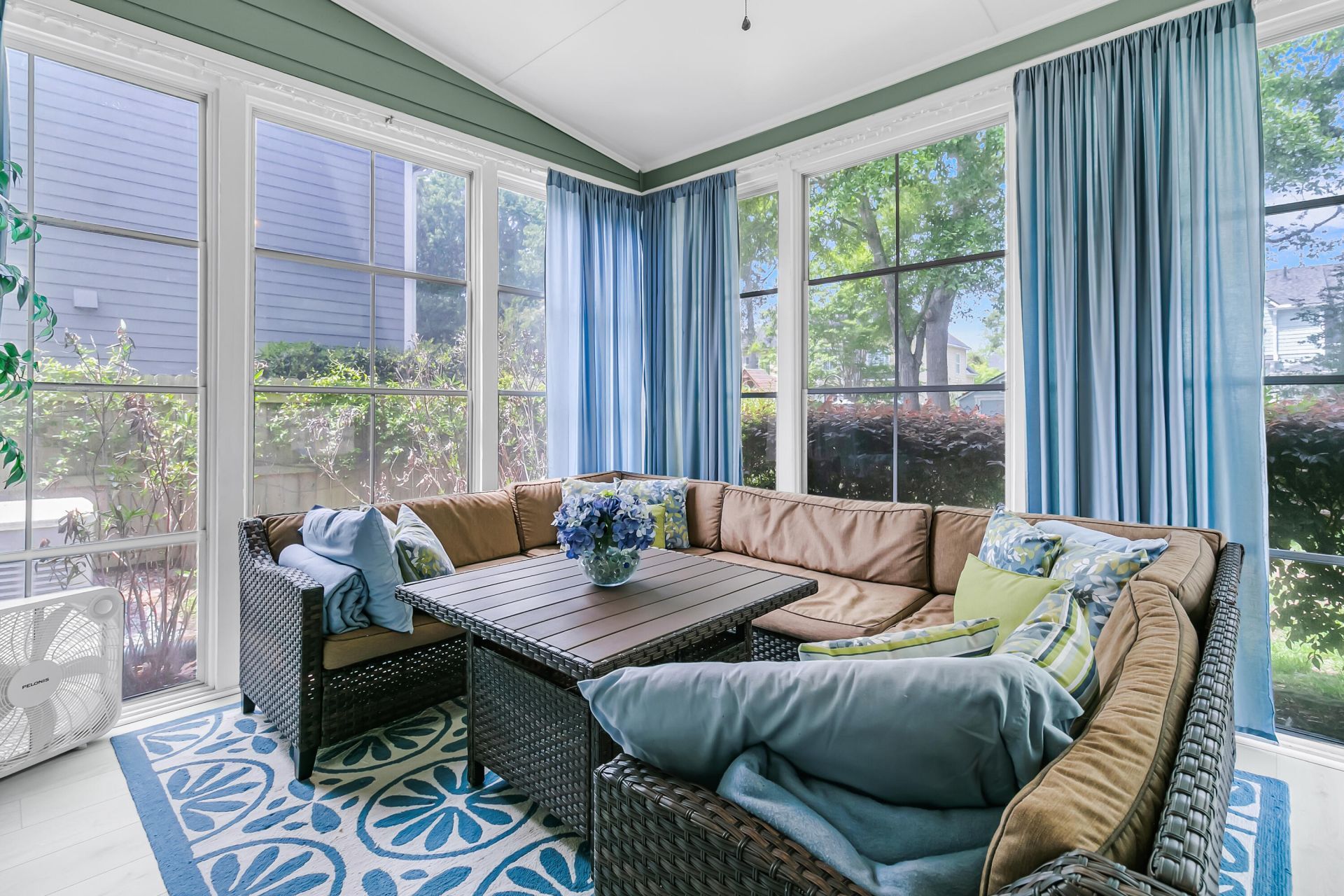 2113 Tall Grass Photo 4