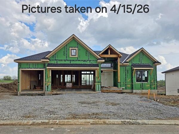 11263 S Sunray Drive, Olathe, KS 66061