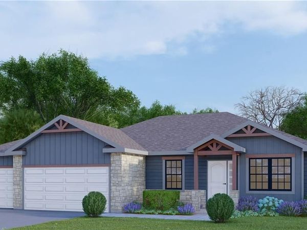 2521 SW Mitchell Street, Oak Grove, MO 64075
