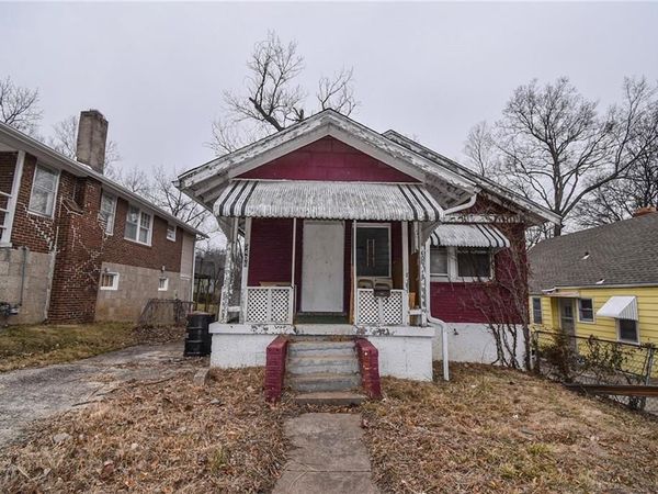 5406 Jackson Avenue, Kansas City, MO 64130