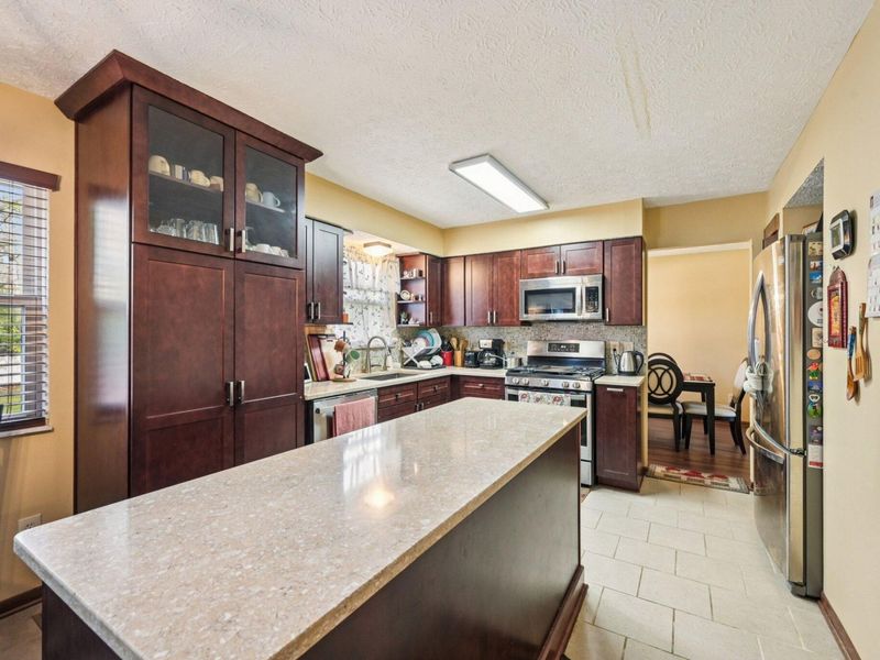 6841 Riverside Glen Court, Dublin, OH 43017 Photo 4