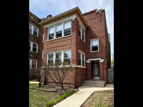 4954 N Drake Avenue , Chicago, IL 60625