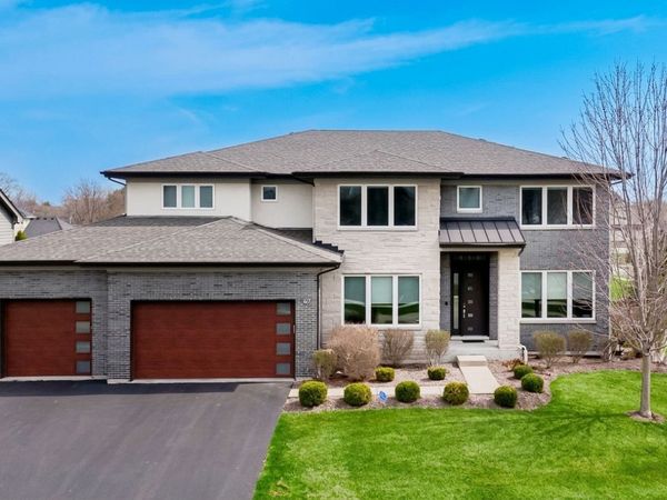 32 N Acacia Drive , Hawthorn Woods, IL 60047