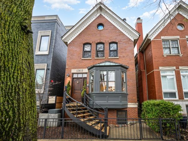 1303 W Schubert Avenue, Chicago, IL 60614