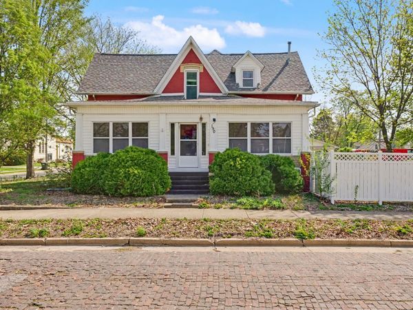 110 N Pike Street, Oakland, IL 61943