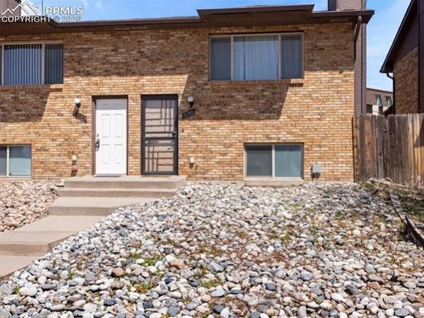 330 Mount View Lane, Colorado Springs, CO 80907