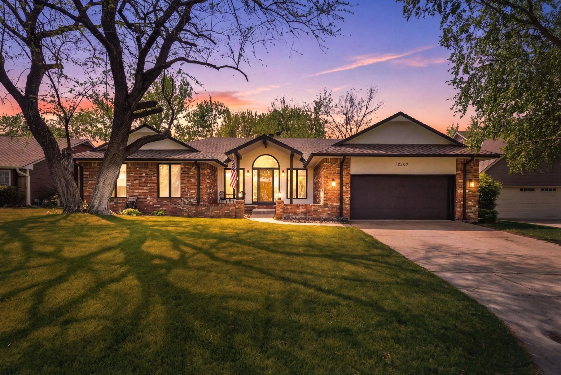 12207 W Briarwood Cir, Wichita, KS 67235 Main Photo