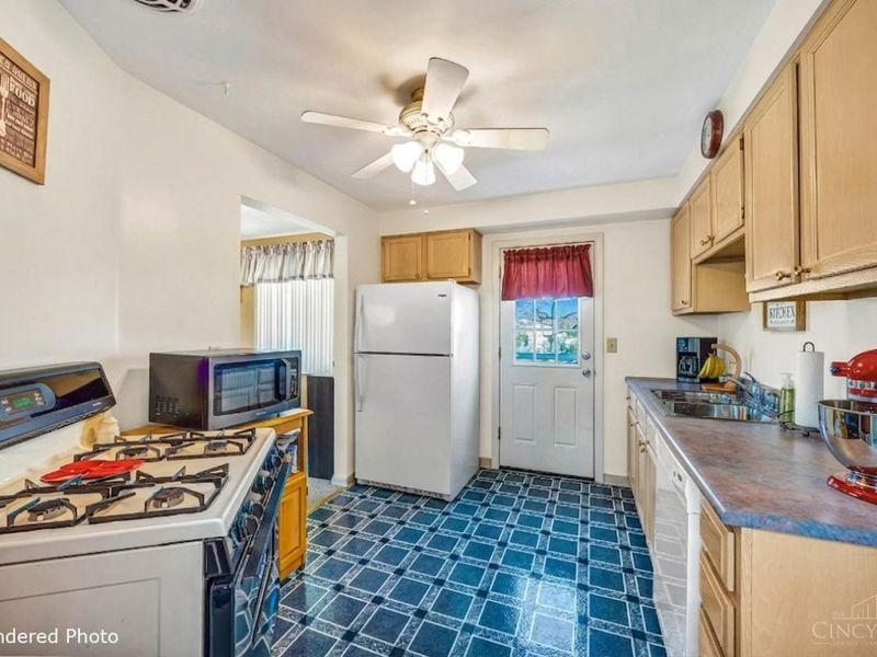 3252 Floridale Lane, Green Township, OH 45239 Photo 13