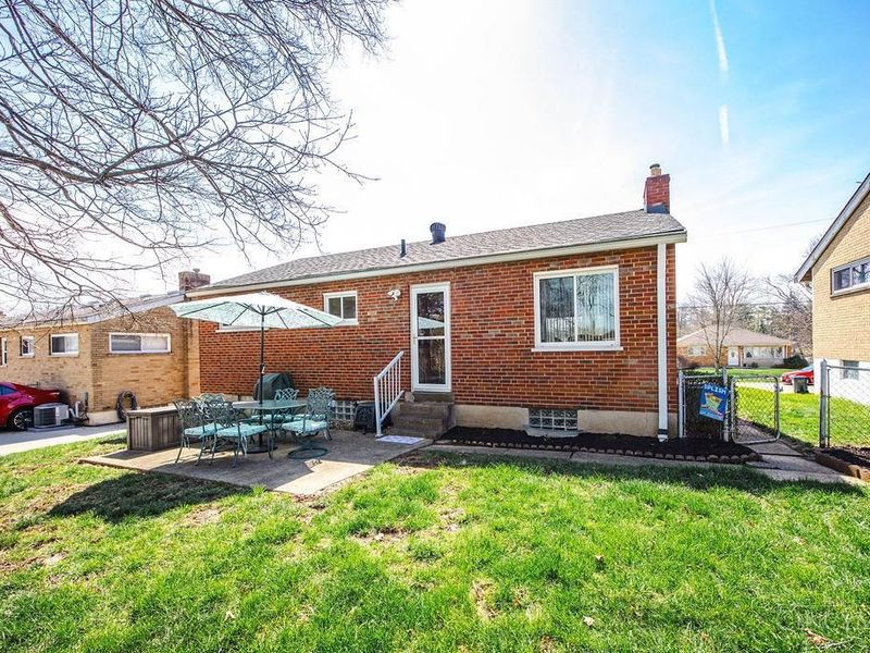 3252 Floridale Lane, Green Township, OH 45239 Photo 5