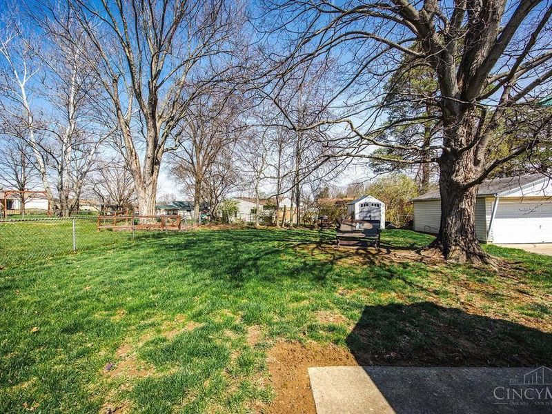 3252 Floridale Lane, Green Township, OH 45239 Photo 6