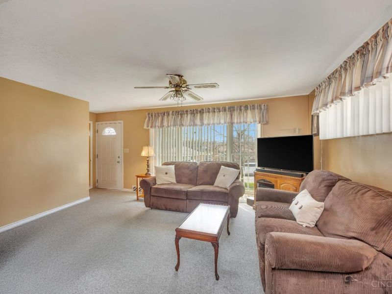 3252 Floridale Lane, Green Township, OH 45239 Photo 9