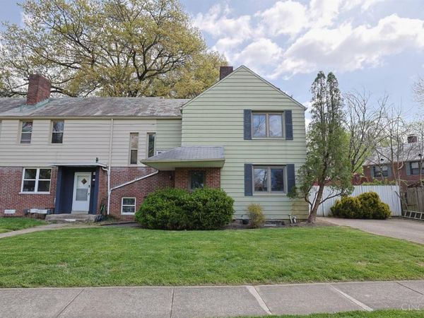 22 Avenell Lane, Greenhills, OH 45218