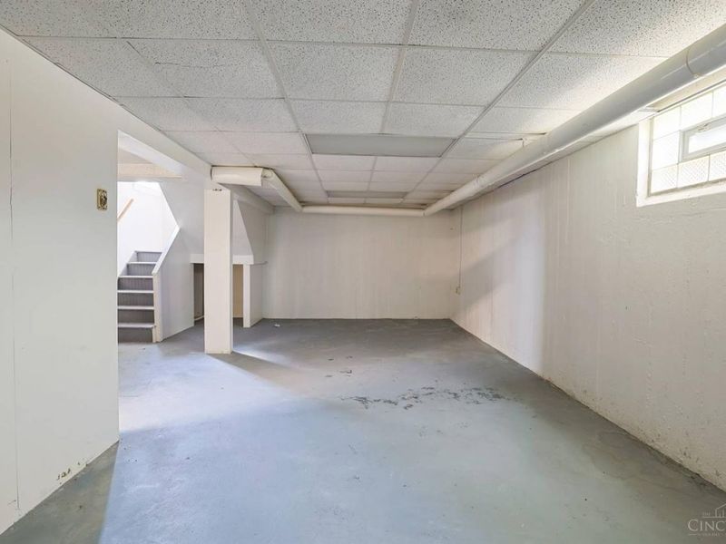 22 Avenell Lane, Greenhills, OH 45218 Photo 14