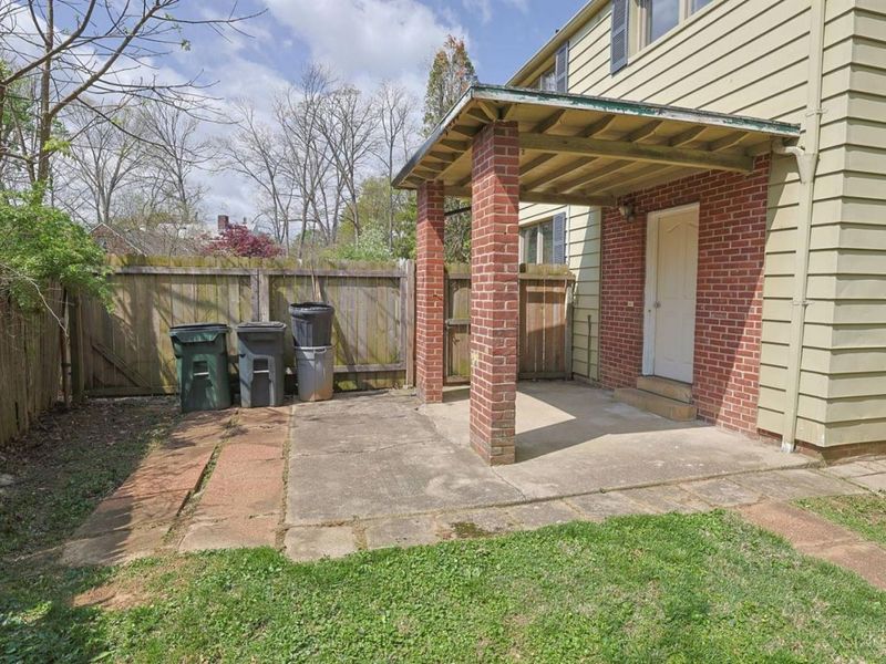 22 Avenell Lane, Greenhills, OH 45218 Photo 19