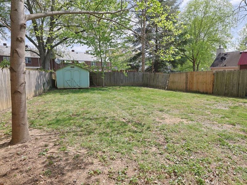 22 Avenell Lane, Greenhills, OH 45218 Photo 21