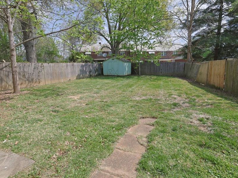22 Avenell Lane, Greenhills, OH 45218 Photo 24