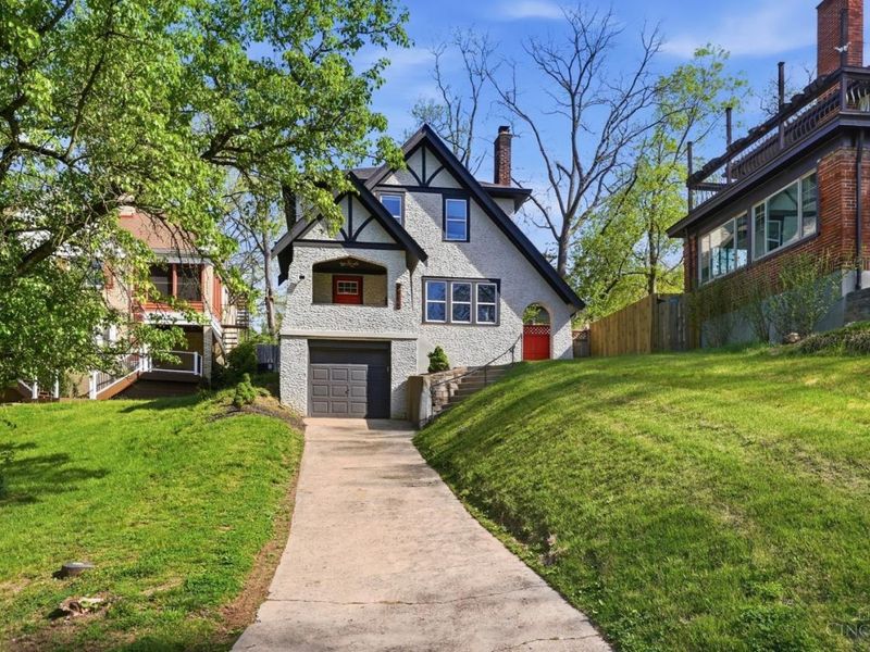 2986 Linwood Avenue, Cincinnati, OH 45208 Photo 3