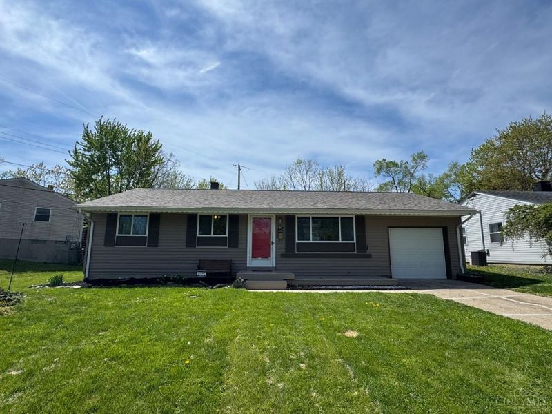 221 Chamberlin Drive, Hamilton, OH 45013 Photo 2