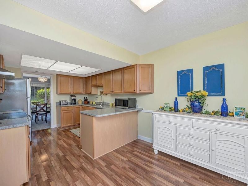 8308 Coppernail Way, West Chester, OH 45069 Photo 4