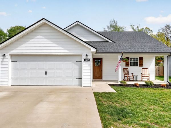 1413 Fredrick Dr , Clarksville, TN 37042