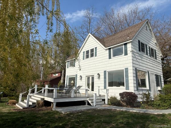 329 Centre Island Road, Centre Island, NY 11771