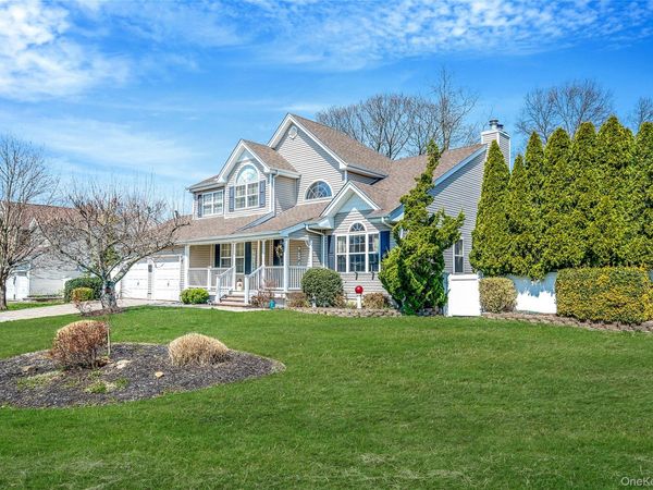 1 Ivy Court , Centereach, NY 11720