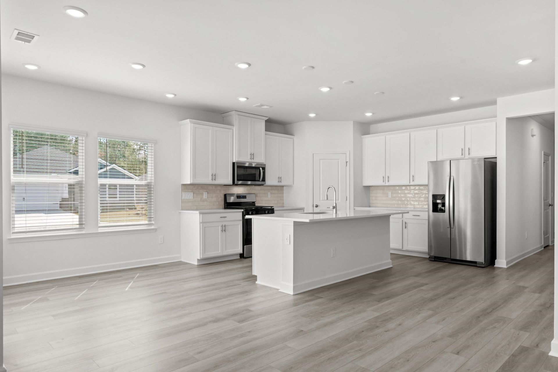 1001 Lauryn Oak Loop Photo 10