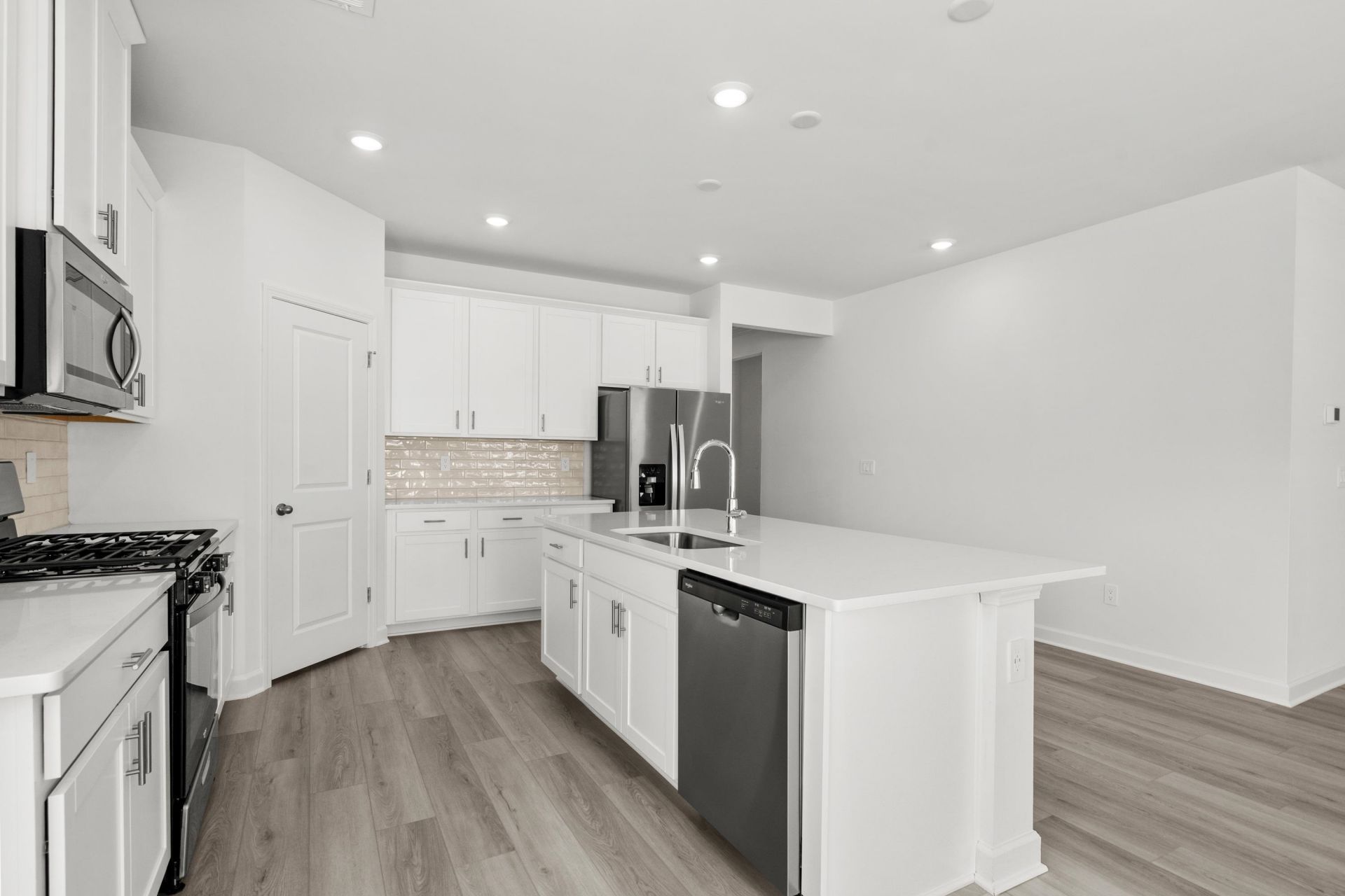 1001 Lauryn Oak Loop Photo 13